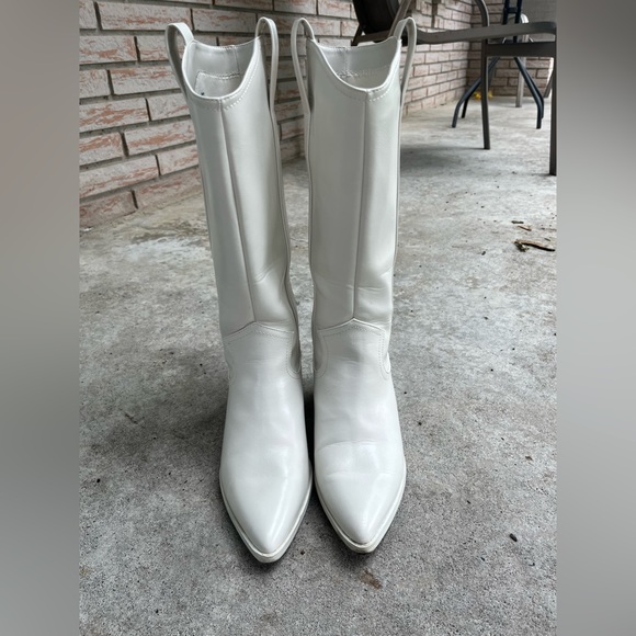 White cowboy boots (size 8.5) - Picture 3 of 5